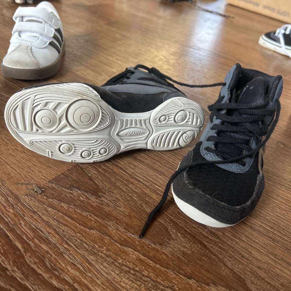 Asics Wrestling Shoe size 1.5